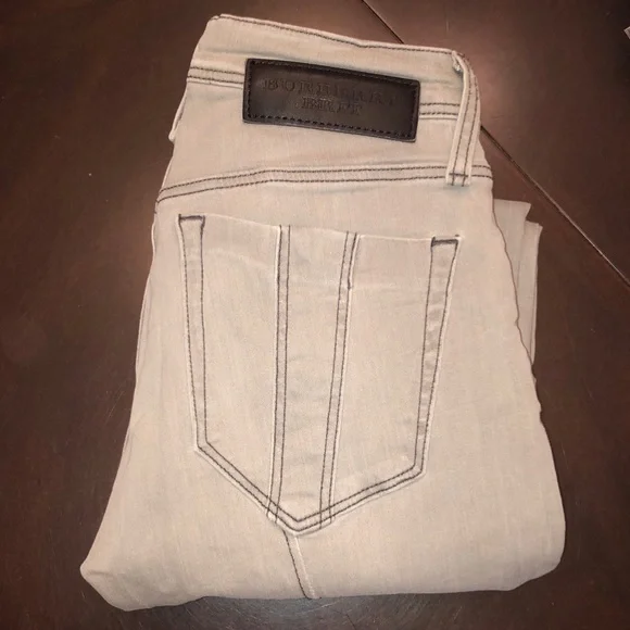 Burberry Brit Bexton Skinny Leg Jeans, Size 28. - Picture 15 of 16